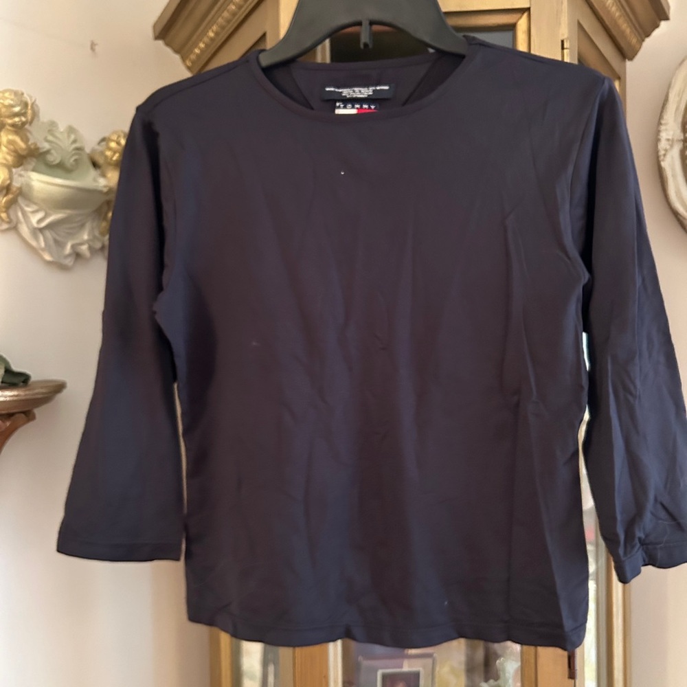 Tommy Hilfiger Tommy Jeans long sleeve black tee size M kids. 4007-5/19/26